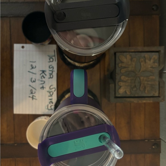 40oz Stanley quencher - Picture 4 of 6